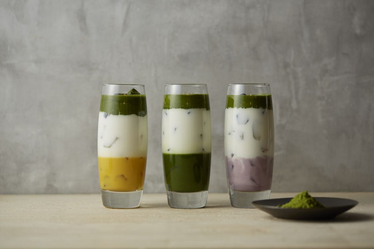 ベジタブル抹茶ラテ 左から橙、萌葱、紫梅 各1000円