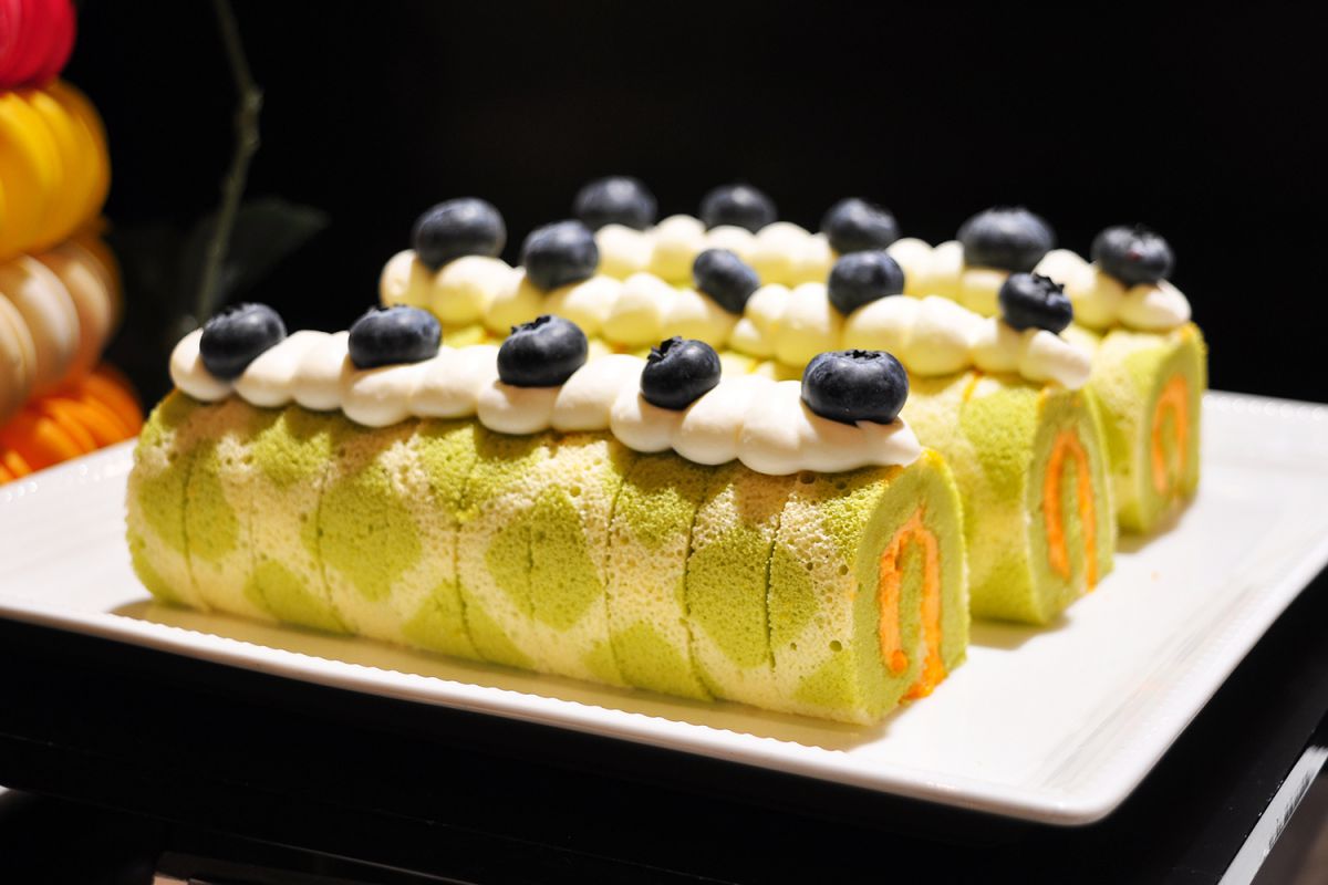 北海道メロンロールケーキ