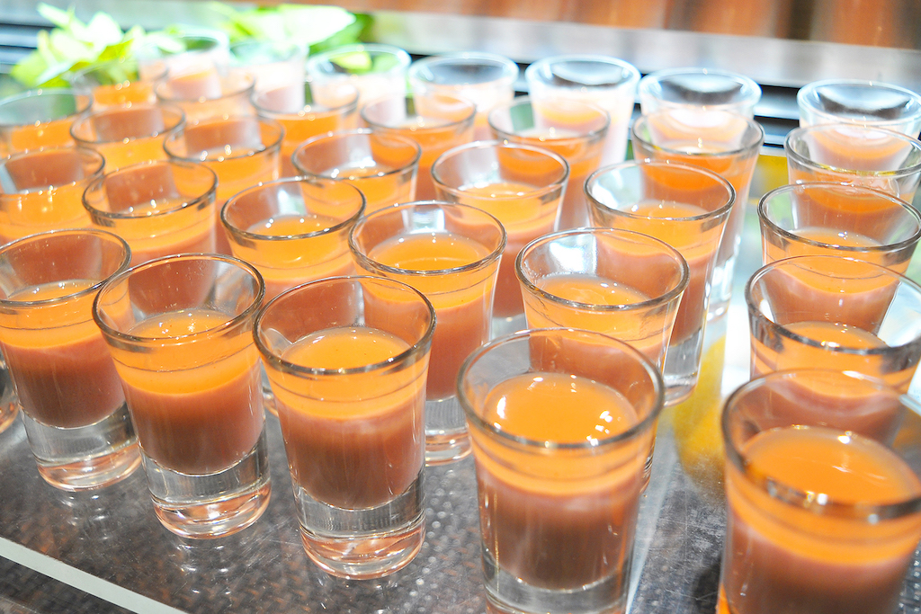 ルビーチョコレートのパンナコッタ　さくらソース