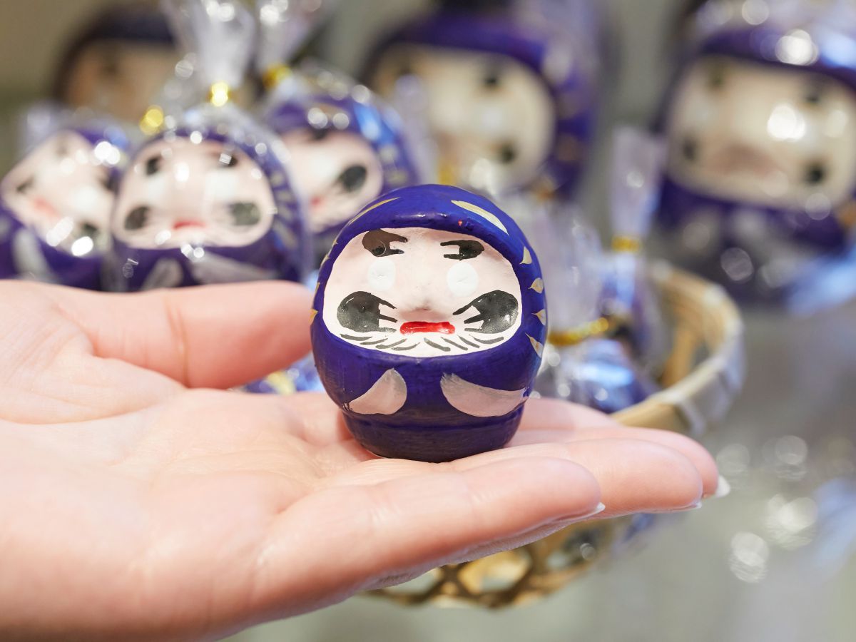 「鎌倉八座」限定　藍色だるま（小） 972円