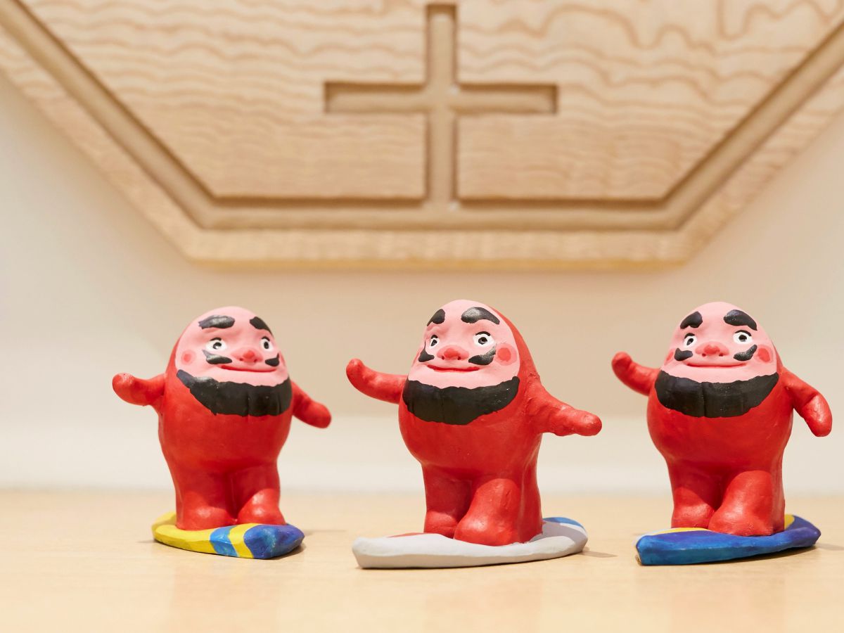 波乗りだるま（赤） 2700円