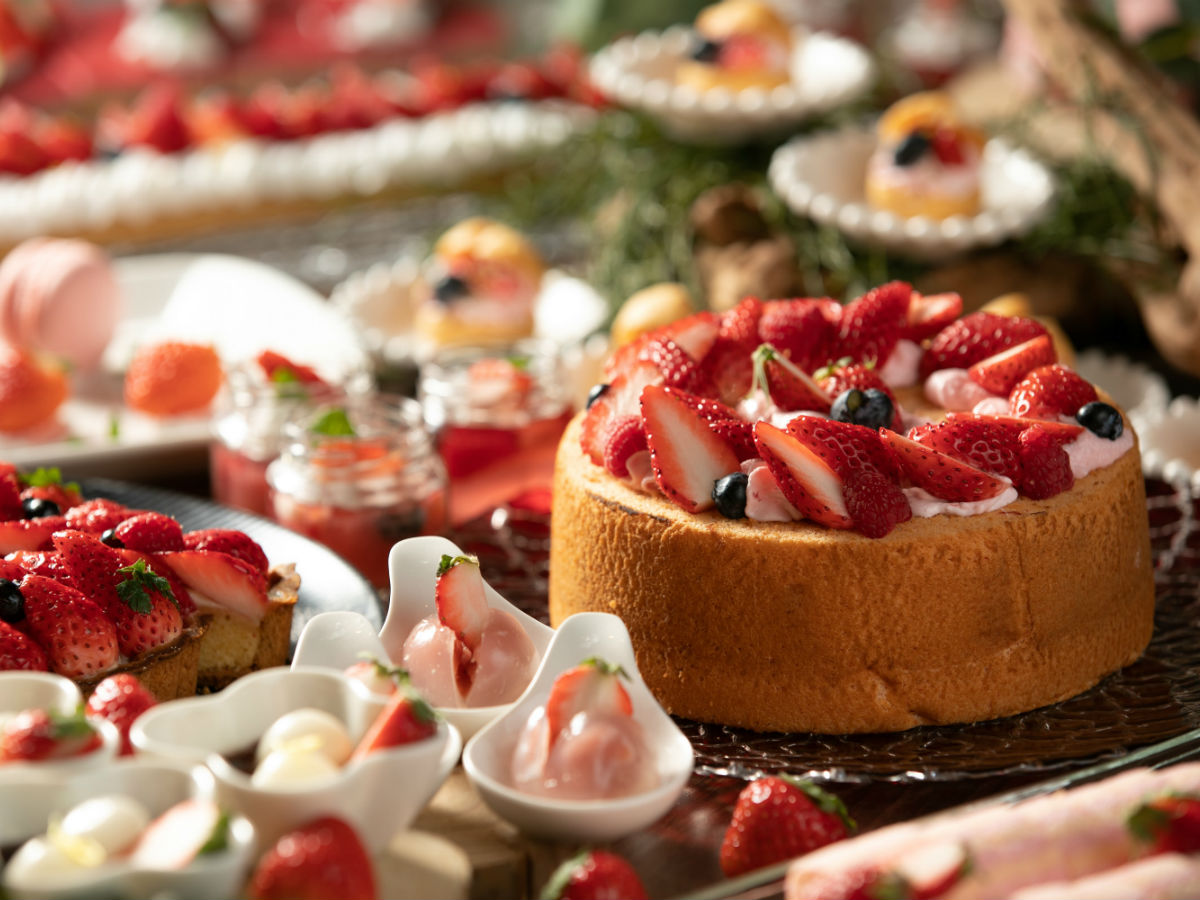 よくばり女子も大満足！北新地のいちごづくしビュッフェをレポート