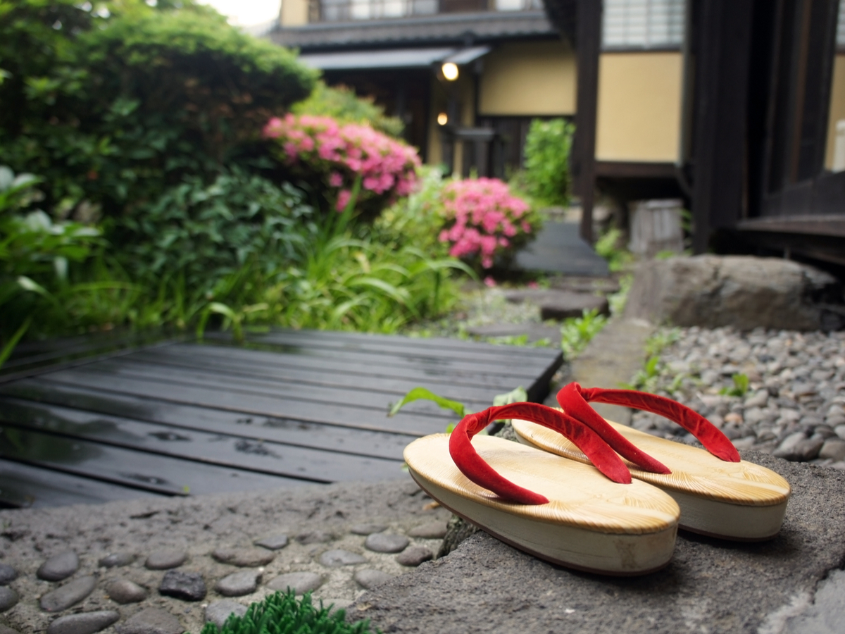 Annie Bombanie / Shutterstock