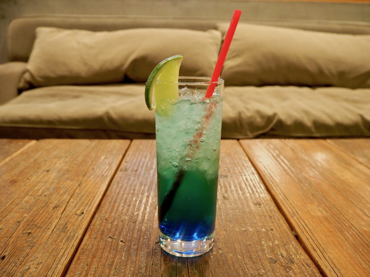  オリジナルカクテル　レジュブルー  カクテル（500円）／ノンアルカクテル（400円）