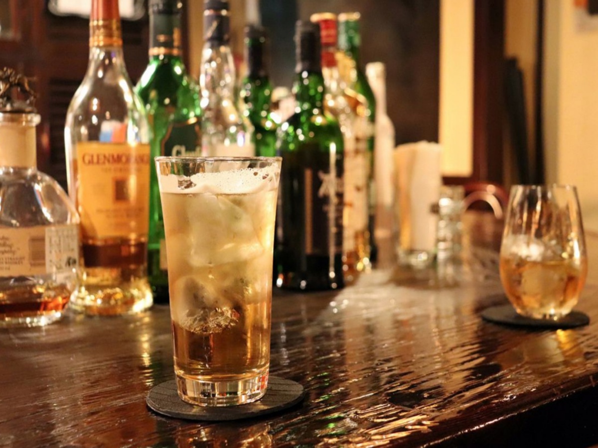 ここで出会って結婚した人も!「こんなところに?」と驚く新宿の隠れ家バー