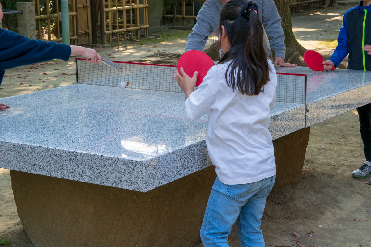 球とラケットは無料で社務所にて借りられます