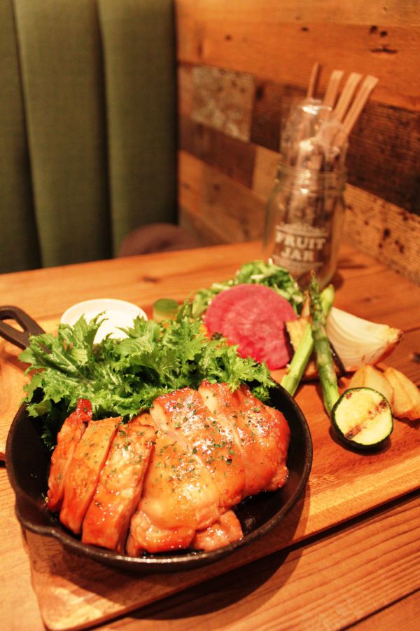 国産鶏モモ肉のテリヤキチキン 880円