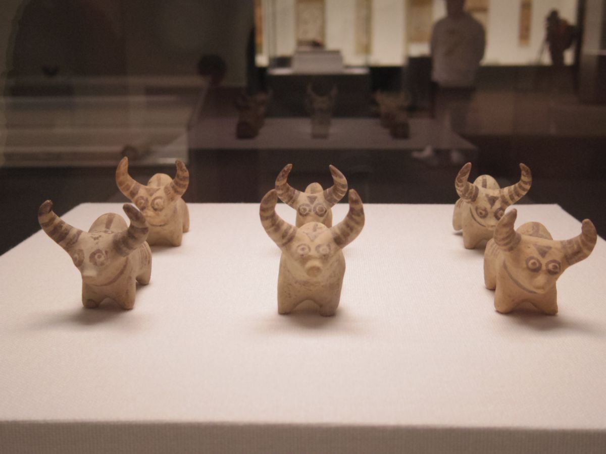 コブウシ形土製品 六点（パキスタン 紀元前2000年頃）