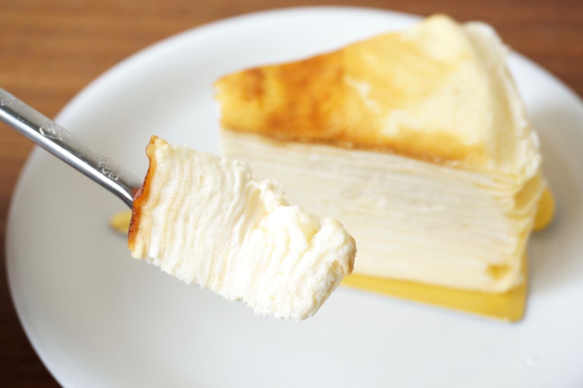 「ミルクレープ」 カットサイズ 501円／12cm 2268円／15cm 3571円