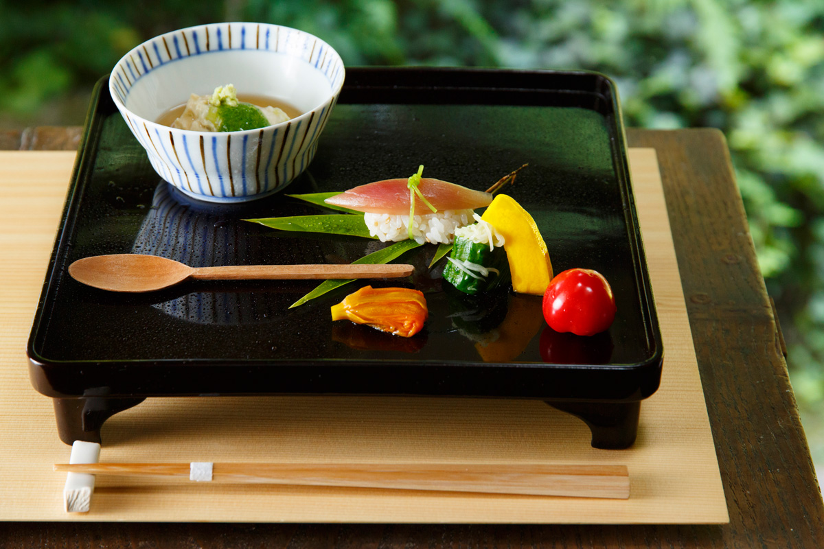 「昼の膳」の一品 5400円 予約制