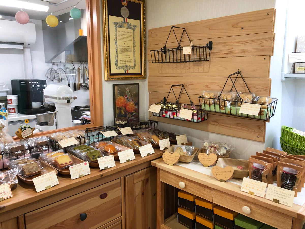 焼き菓子は1個からも購入できます。