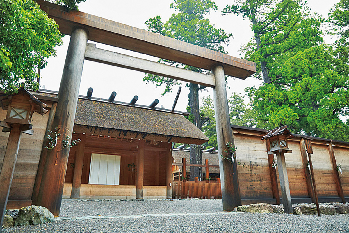 まずは外宮の中心となる「正宮　豊受大神宮」で参拝