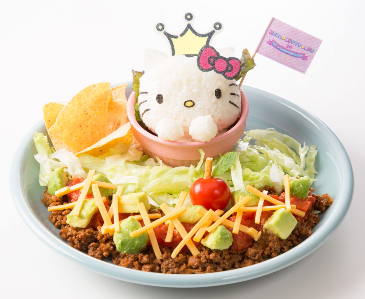 ハローキティの顔がひょっこり!?池袋東武にハローキティカフェが