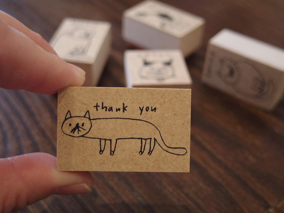 猫スタンプ大648円、小594円