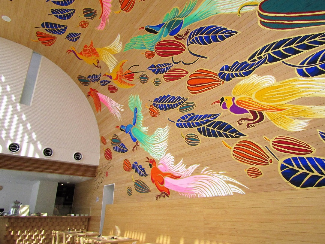 優しいスイーツとヘルシーランチのカフェはパラダイスバードに会える素敵空間！