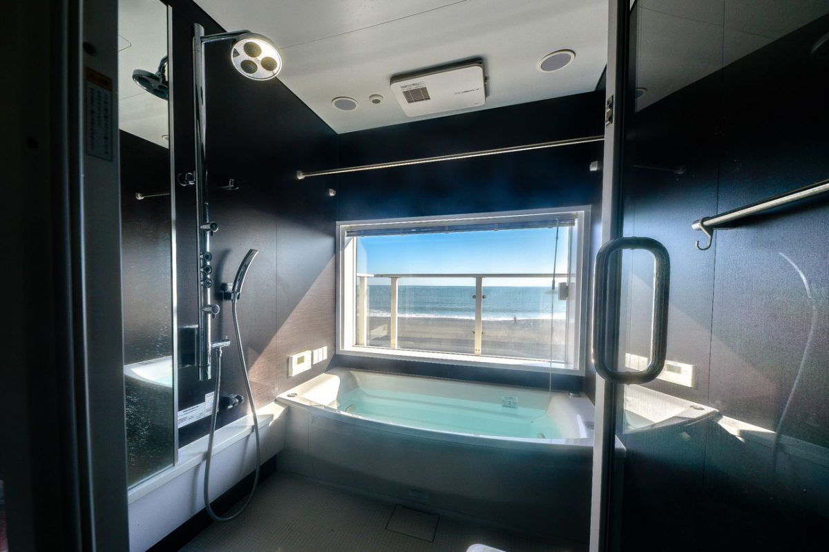 憧れのビーチビューバス！／THE HOUSE chigasaki masterpiece