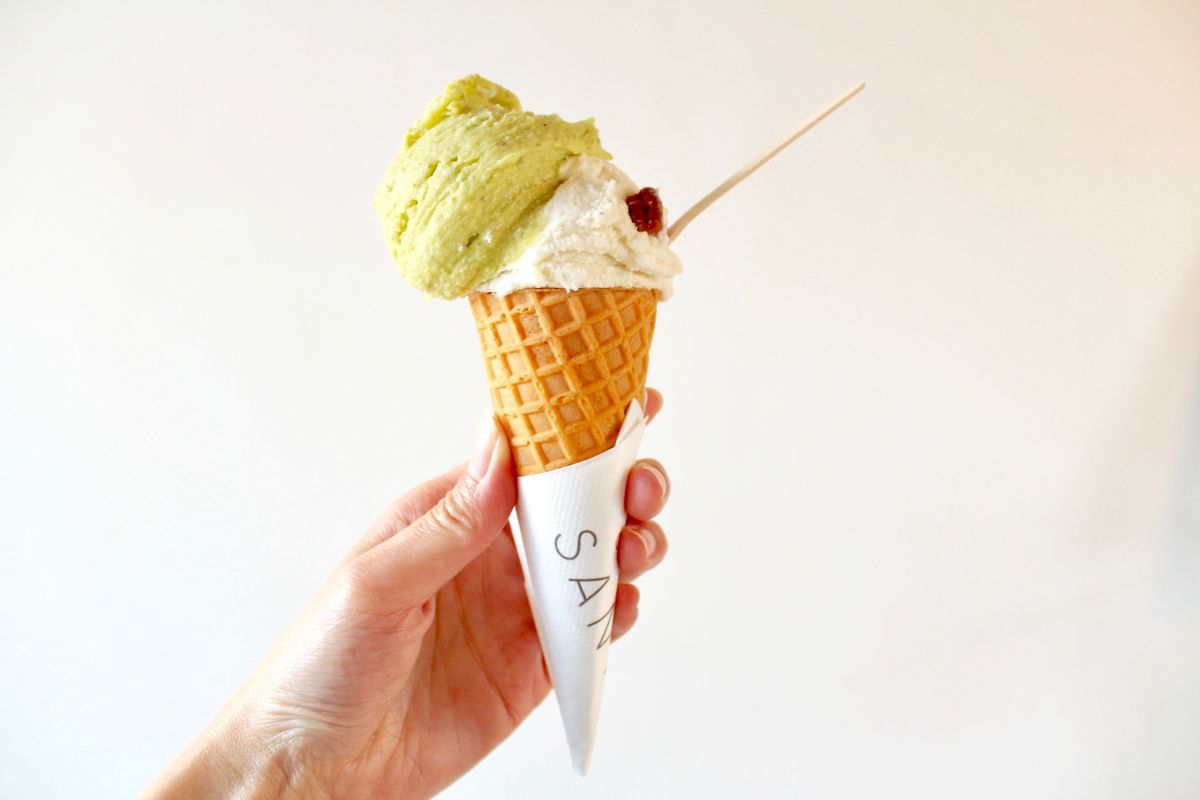 ジェラートはダブル：550円、トリプル：600円。コーンの場合、プラス50円。 更にピスタチオなどプレミアムフレーバーは1種類追加ごとにプラス50円