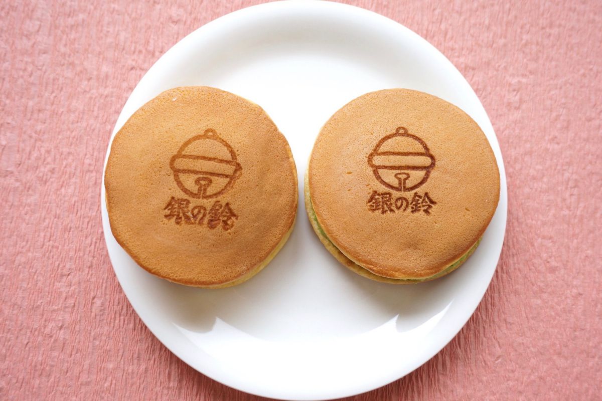 「銀の鈴サンドパンケーキ」1個297円（税込）