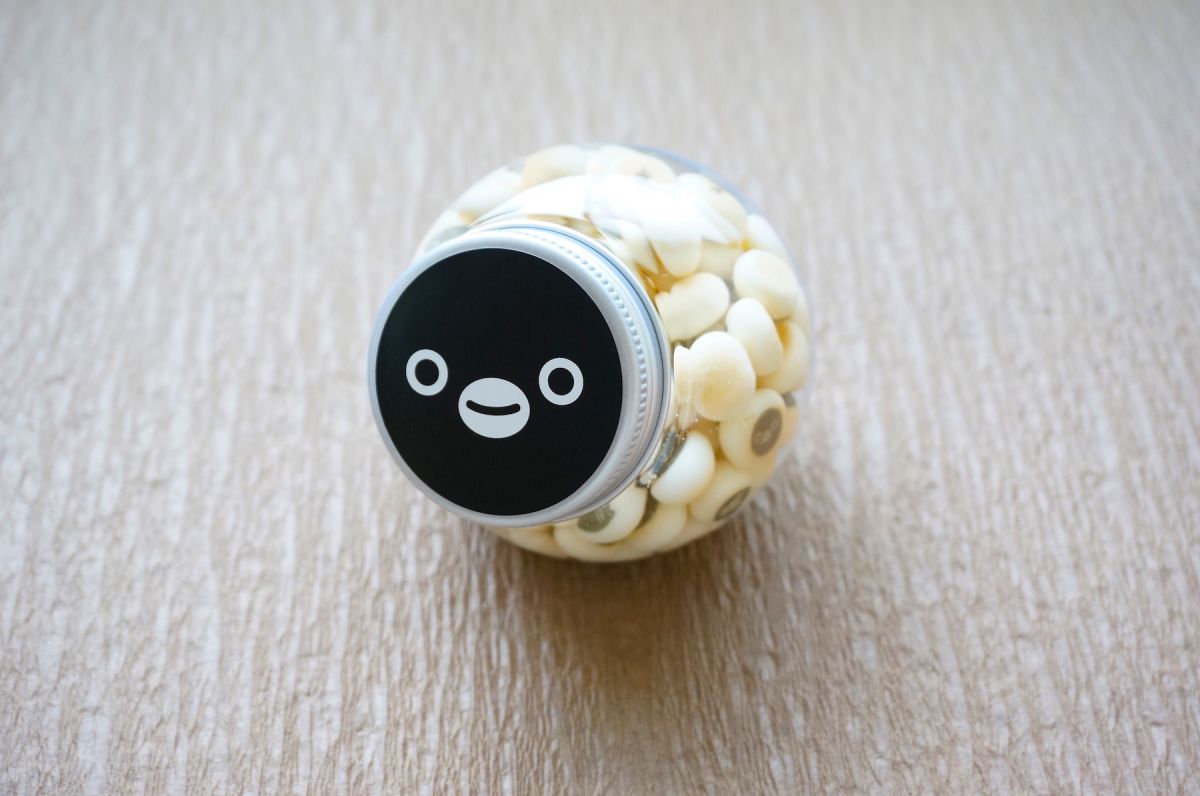 「Suicaのペンギンボーロ」648円（税込）/ ©Chiharu Sakazaki/JR東日本/DENTSU　Suica by JR東日本　SuicaはJR東日本の登録商標です。