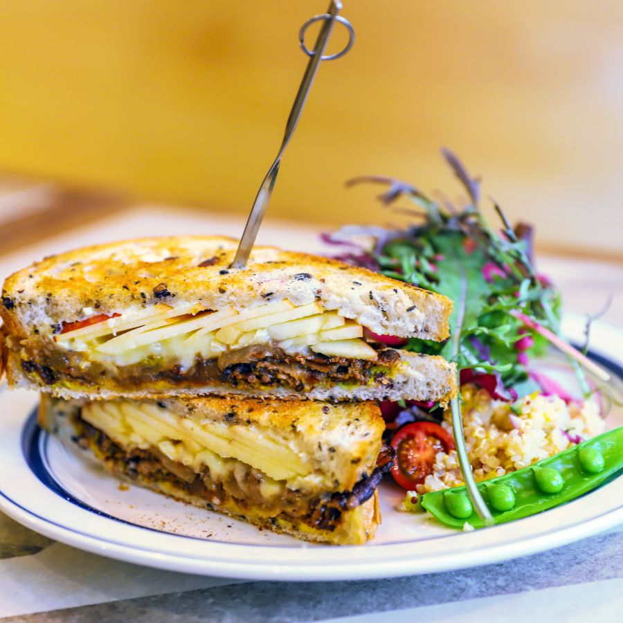 APPLE CHEEKS SANDWICH　1000円 