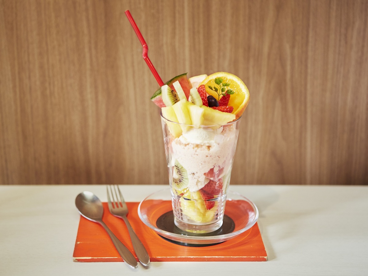 大満足ボリュームで1000円！神戸のフルーツカフェの絶品パフェ&フルーツサンド