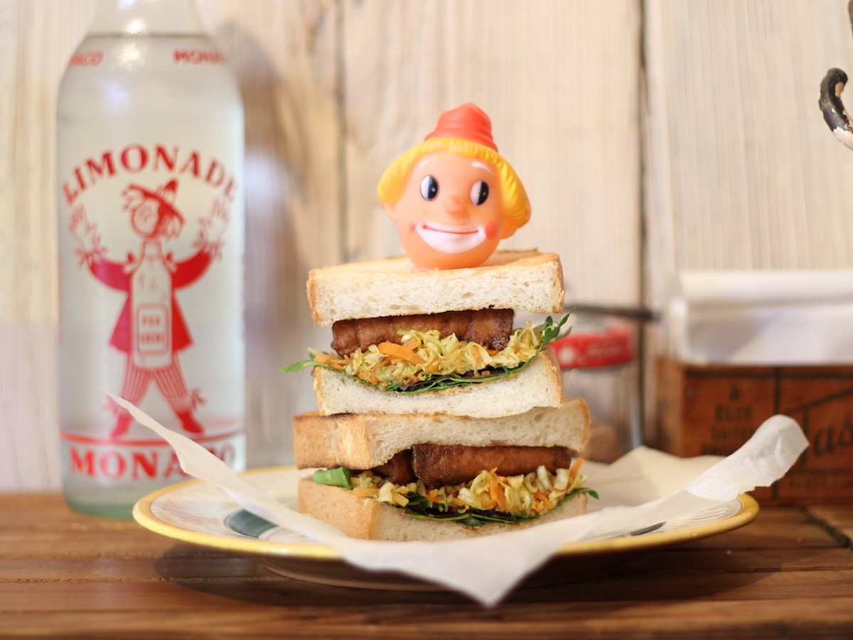 TOFU AND SPICE VEGETABLE SANDWICH 810円