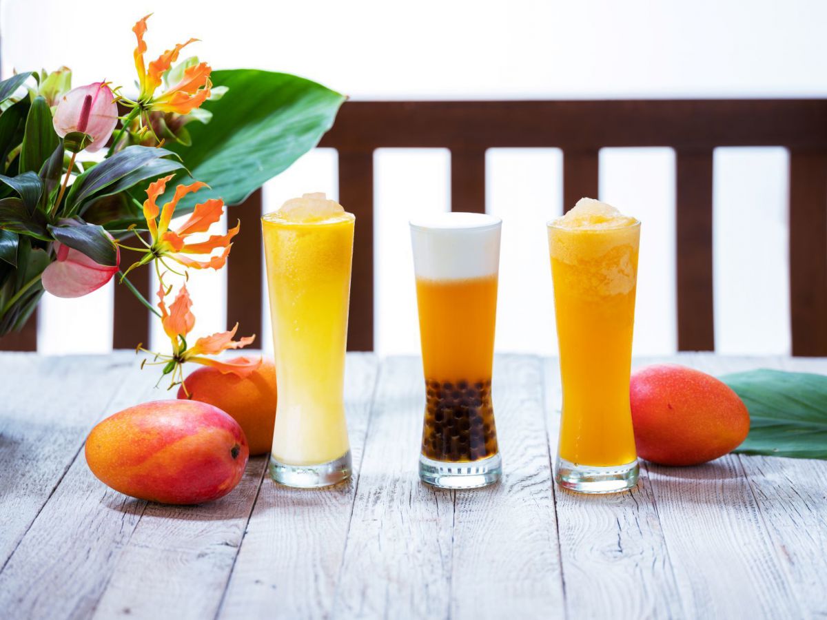 アロエマンゴーグリーンティー 550円（変更の場合あり）、タピオカマンゴーラテ650円、マンゴースムージー550円（すべて税別）