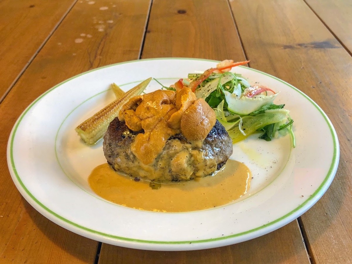 和牛100％雲丹ハンバーグ　1944円