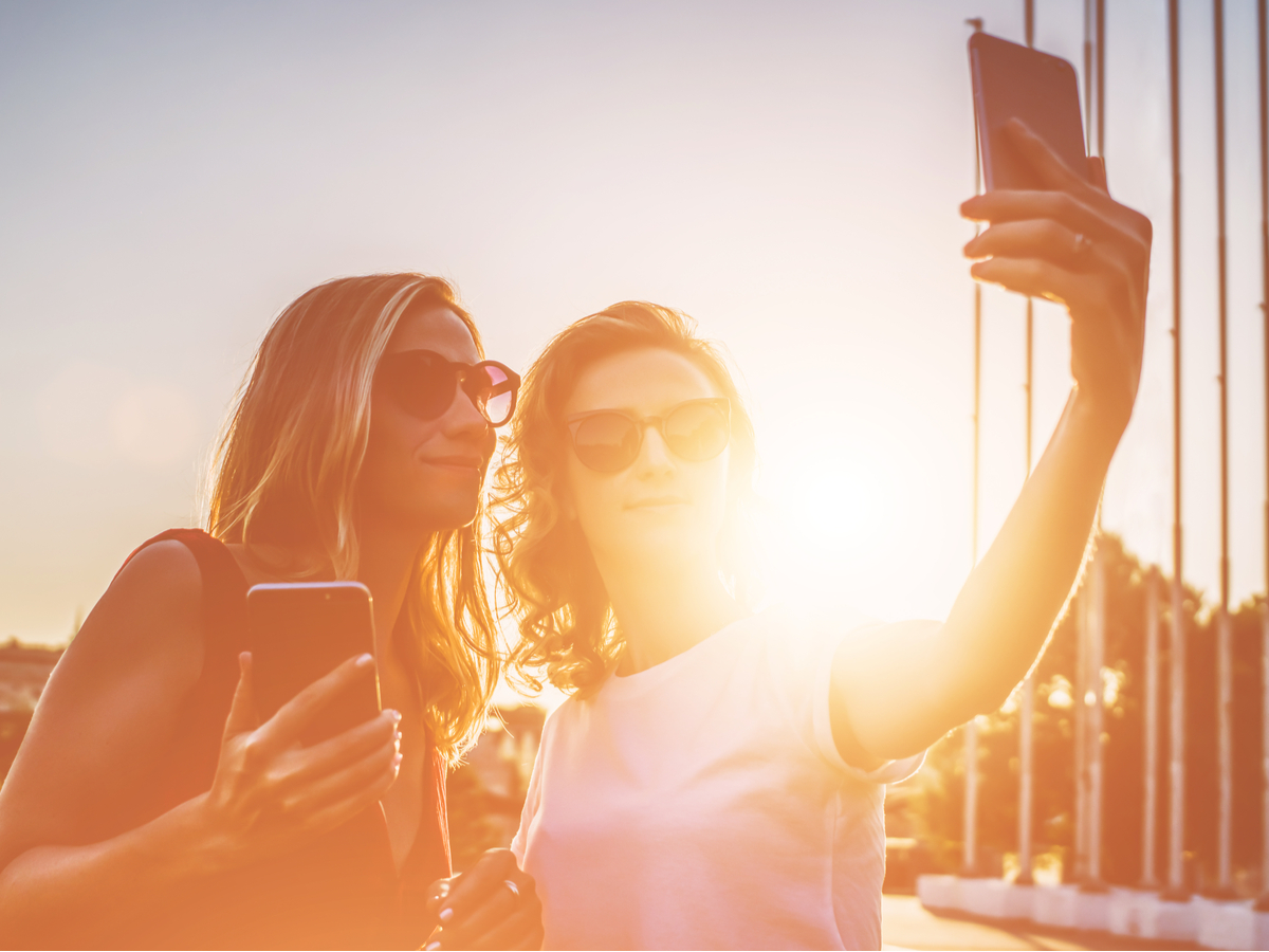 Foxy burrow / Shutterstock