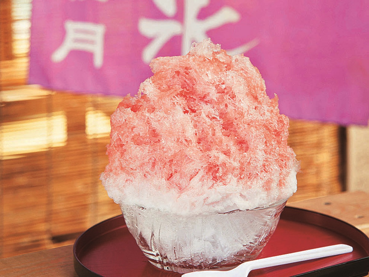 とちおとめ550円。薄く削られた氷はフワフワでやさしい口当たり。ソースはほどよく甘酸っぱい