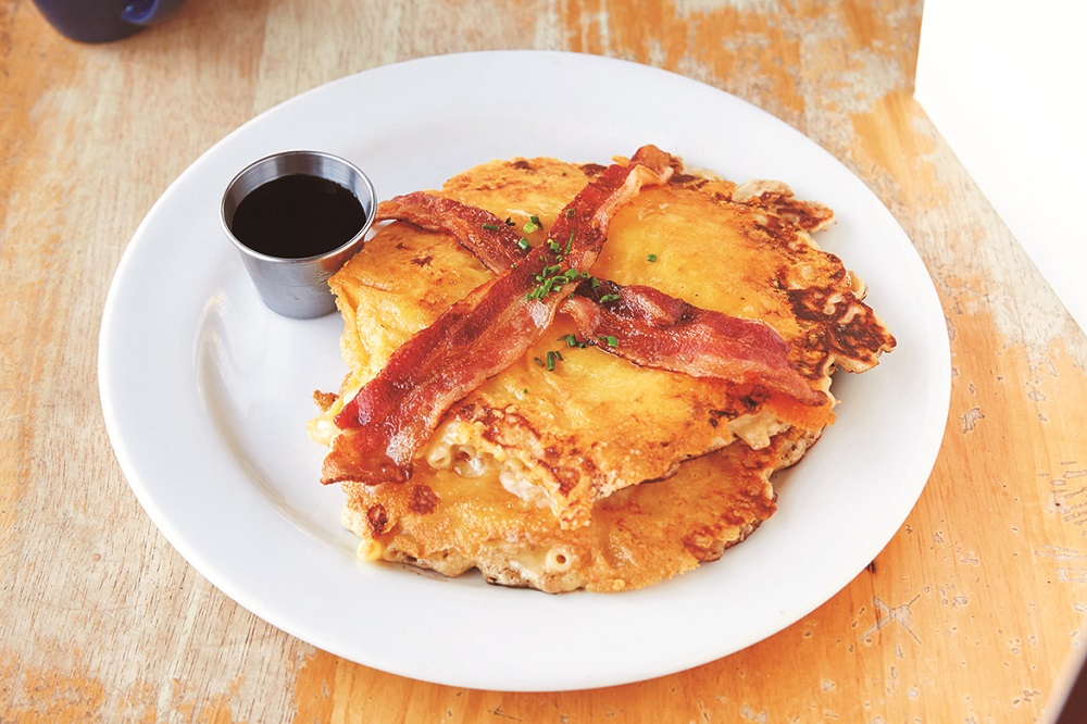 マカロニチーズ・パンケーキ ベーコントッピング　＄13