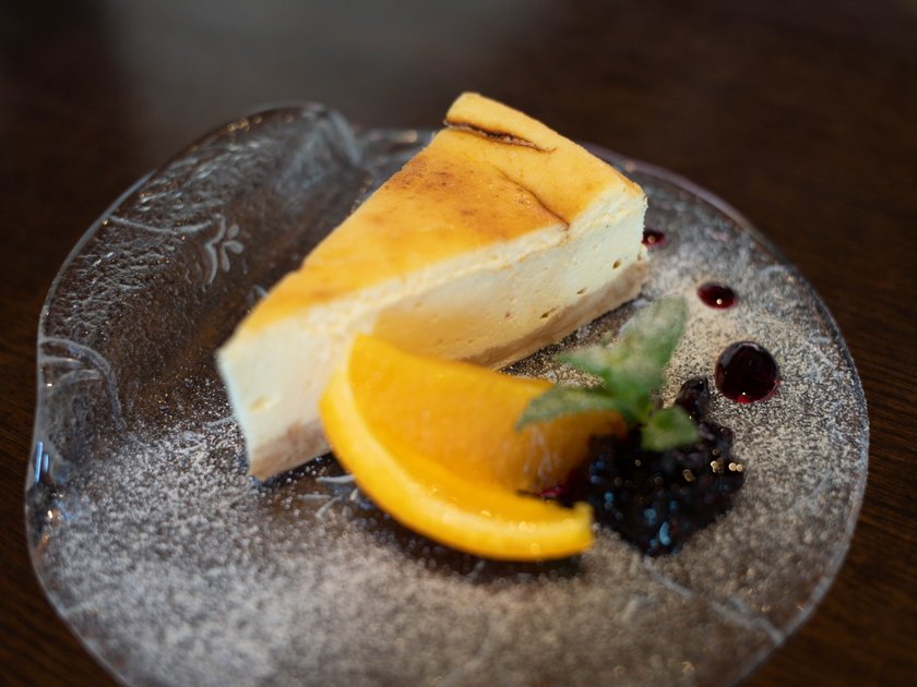自家製濃厚ベークドチーズケーキ　480円（税別）
