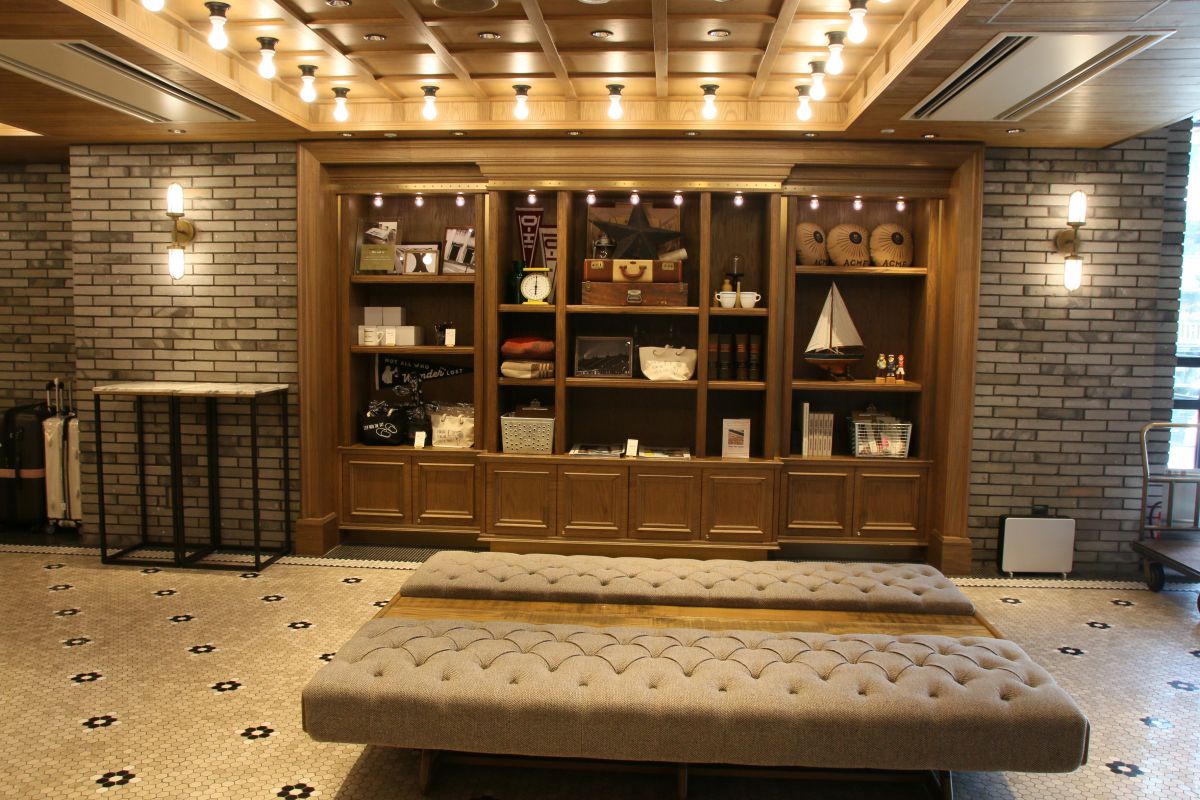 貿易港のエッセンスが散りばめらたエントランス。アロマのよい香りが漂います