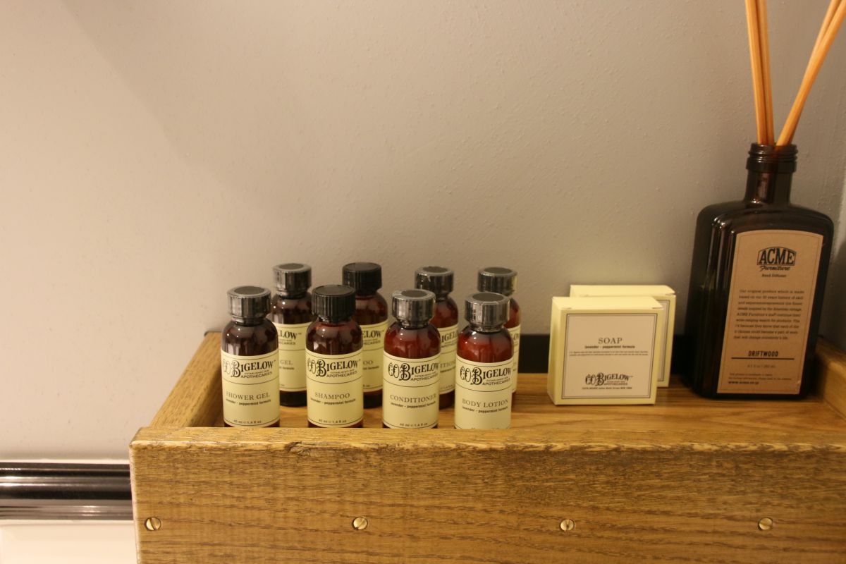 スイートのアメニティは、アメリカで最も歴史あるアポセカリー（調剤薬局）と言われる「C.O.Bigelow」のもの。パッケージも可愛い！
