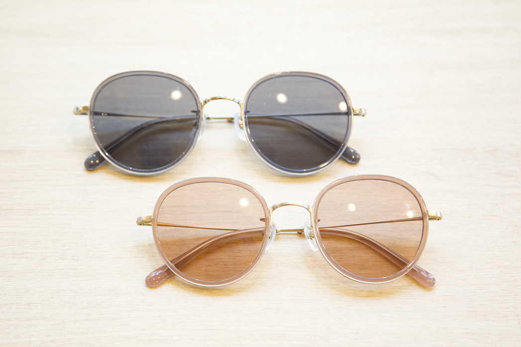 サングラス　各8640円