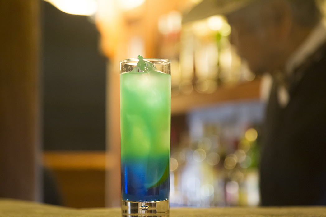 ライチリキュールをベースにしたチャイナブルー　500円