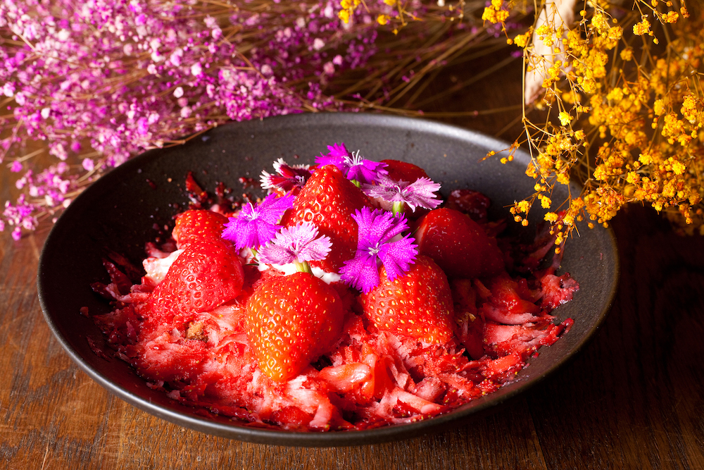 イチゴのパフェ950円