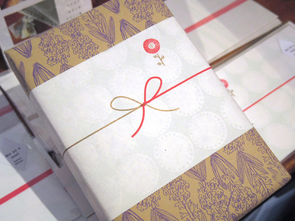 オリジナルデザインの、のし紙（5枚入り324円）