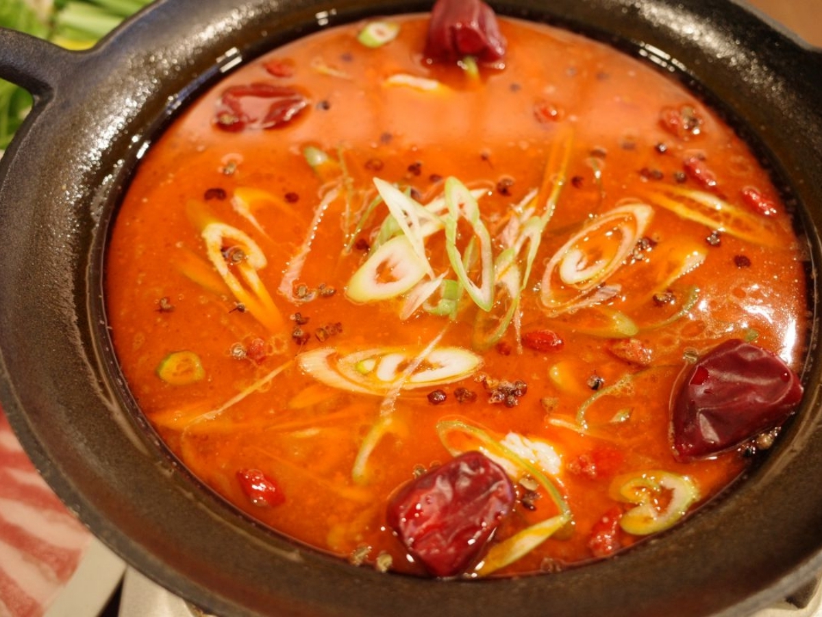 この夏食べたい！種類豊富なレモンサワーと共に楽しむ激辛火鍋