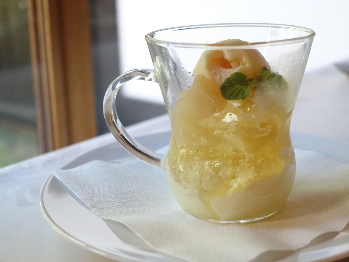 パンナコッタ 桃のジュレ添え 580円(税込)