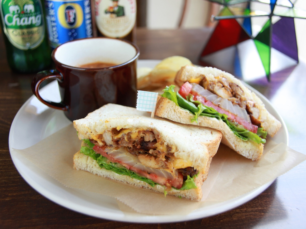 旅行に役立つ情報も。長崎発、観光客にやさしいおしゃれなトラベラーズカフェ