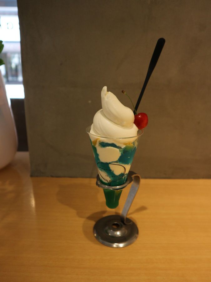 Many Clouds Blue Parfait　890円