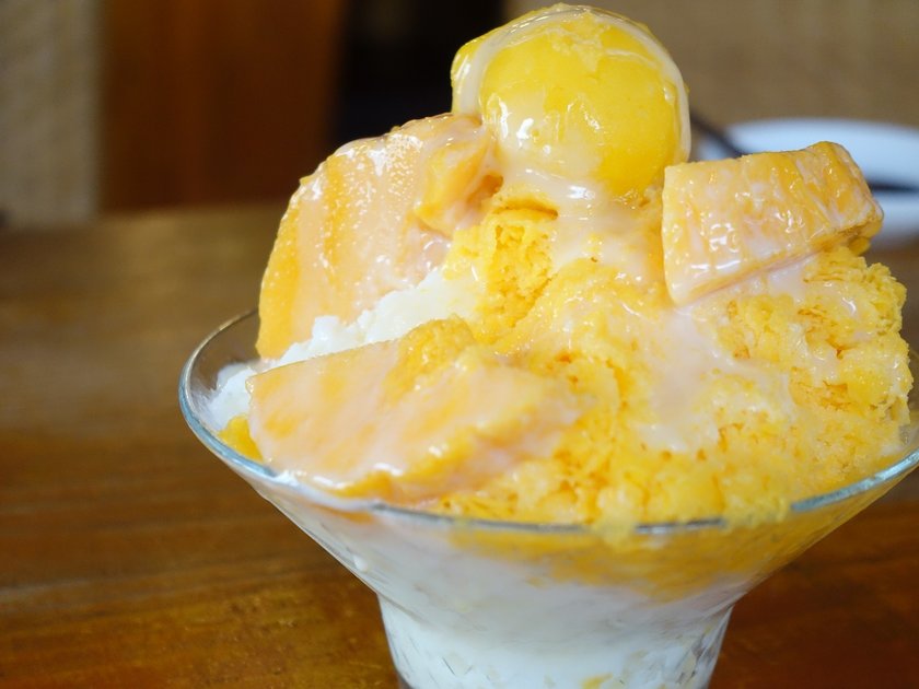 マンゴーかき氷　大1380円　小880円（税別）  