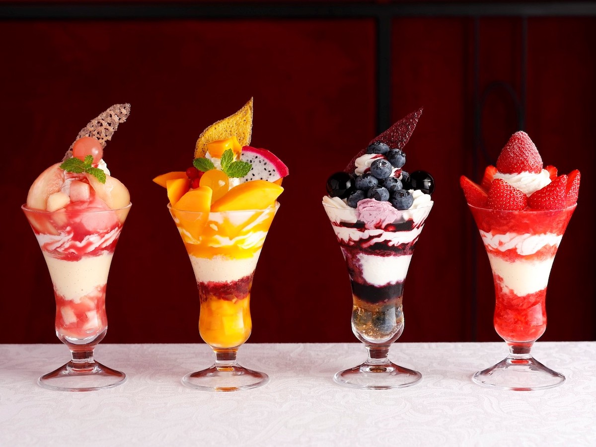 フルーツとこだわりアイスでグラスがぎっしり！銀座の資生堂パーラー「真夏のパフェフェア」