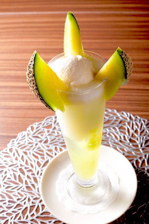 無添加シロップの生メロンクリームソーダ1200円