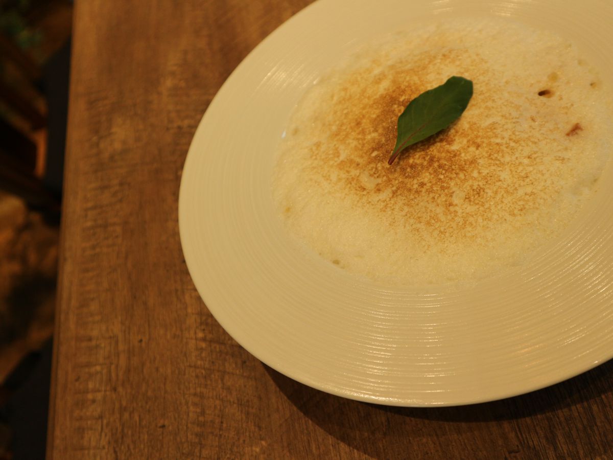 RIS CAFEカルボナーラ　1080円（ランチ限定野菜バイキング付き1680円）