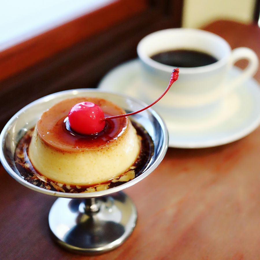 黒猫亭プリン450円、ブレンドコーヒー 600円