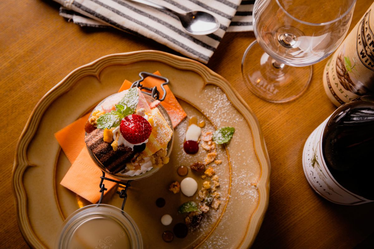 フレンチーナ「ロールケーキのジャーパフェ」668円