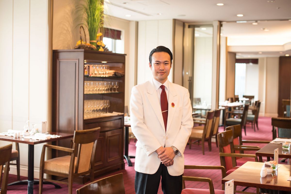 キャプテン兼「バイキングコンシェルジュ」の鈴木圭さん