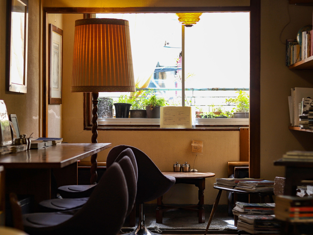 住人になりたいとすら願った一席で。【カフェグラマーきょん。の、あのカフェこの席】